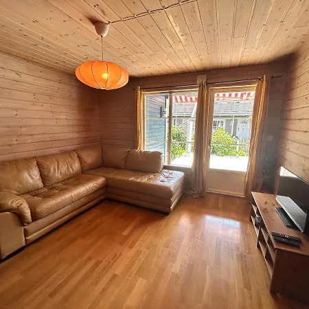 Cozy Scandinavian In - Free Parking And Close To Many Amenities