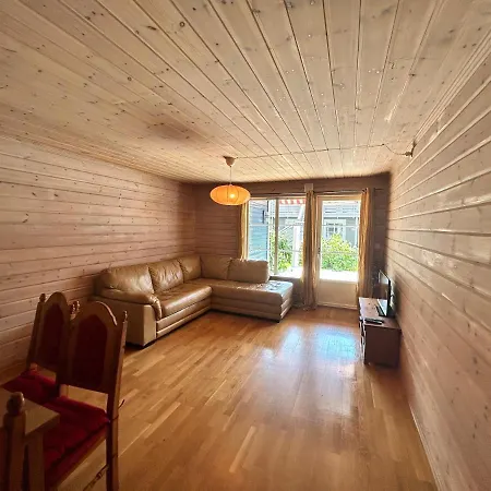 Daire Cozy Scandinavian In - Free Parking And Close To Many Amenities *